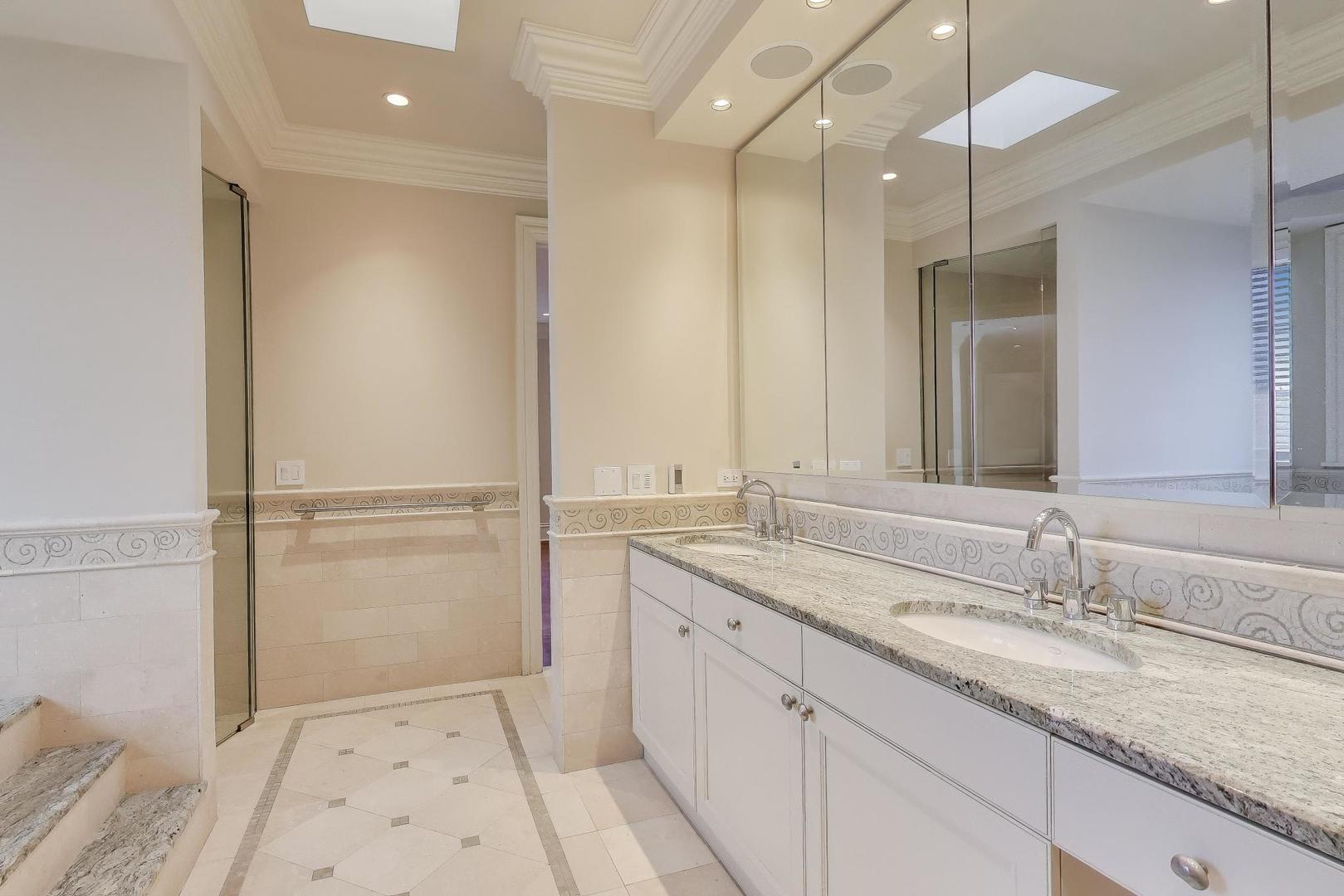 1718 West Wrightwood Avenue Chicago IL 60614