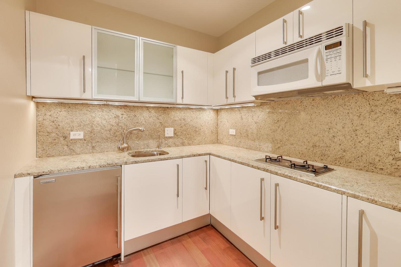 1718 West Wrightwood Avenue Chicago IL 60614