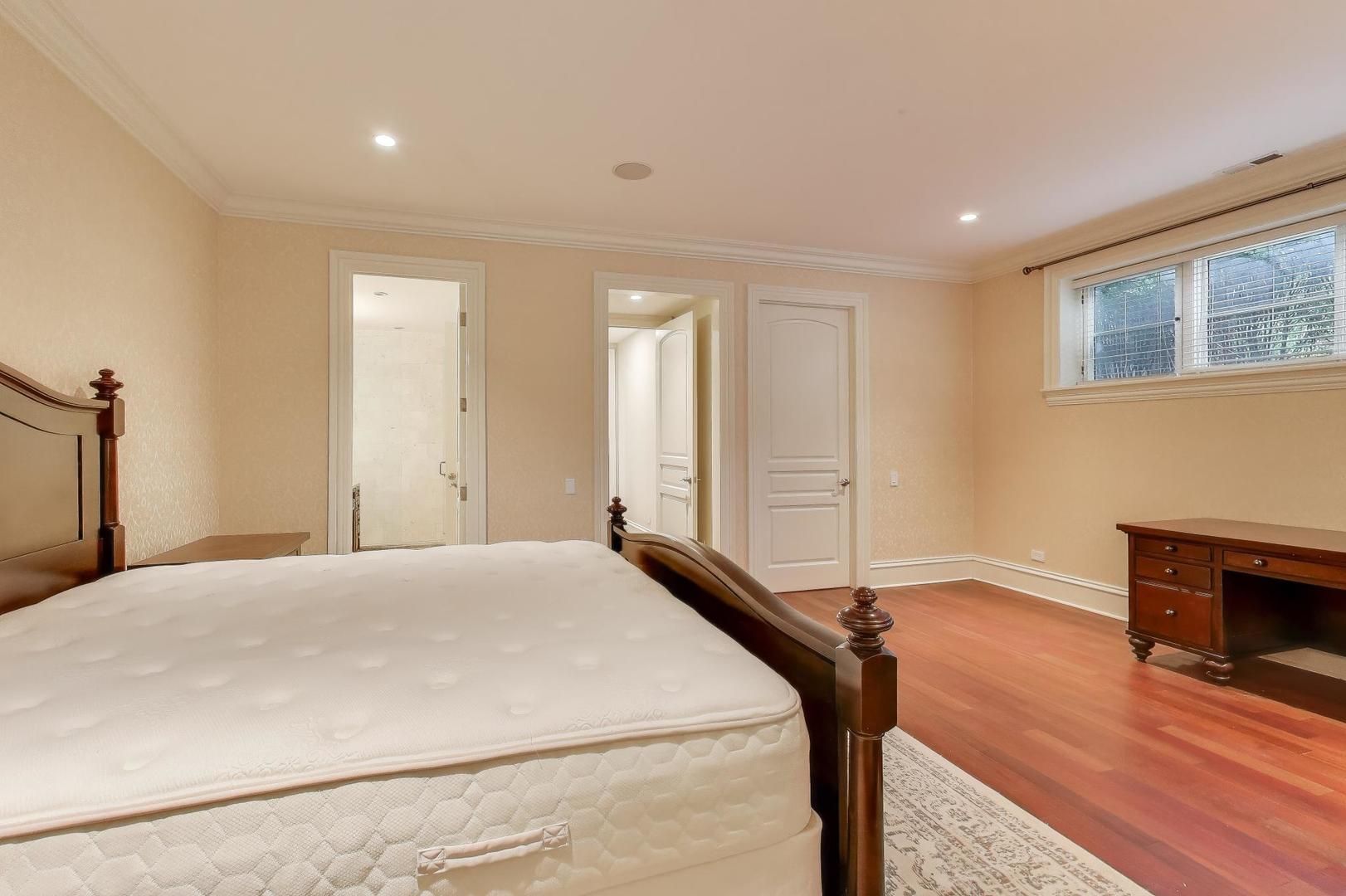 1718 West Wrightwood Avenue Chicago IL 60614