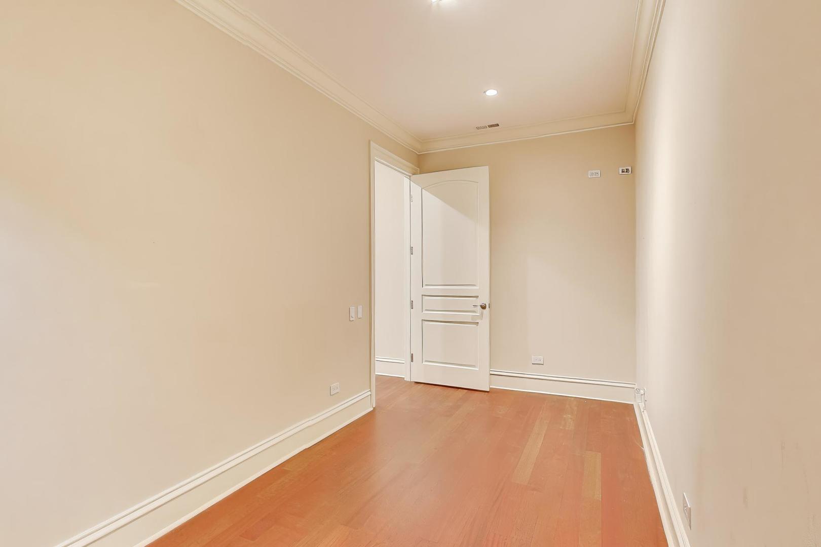 1718 West Wrightwood Avenue Chicago IL 60614