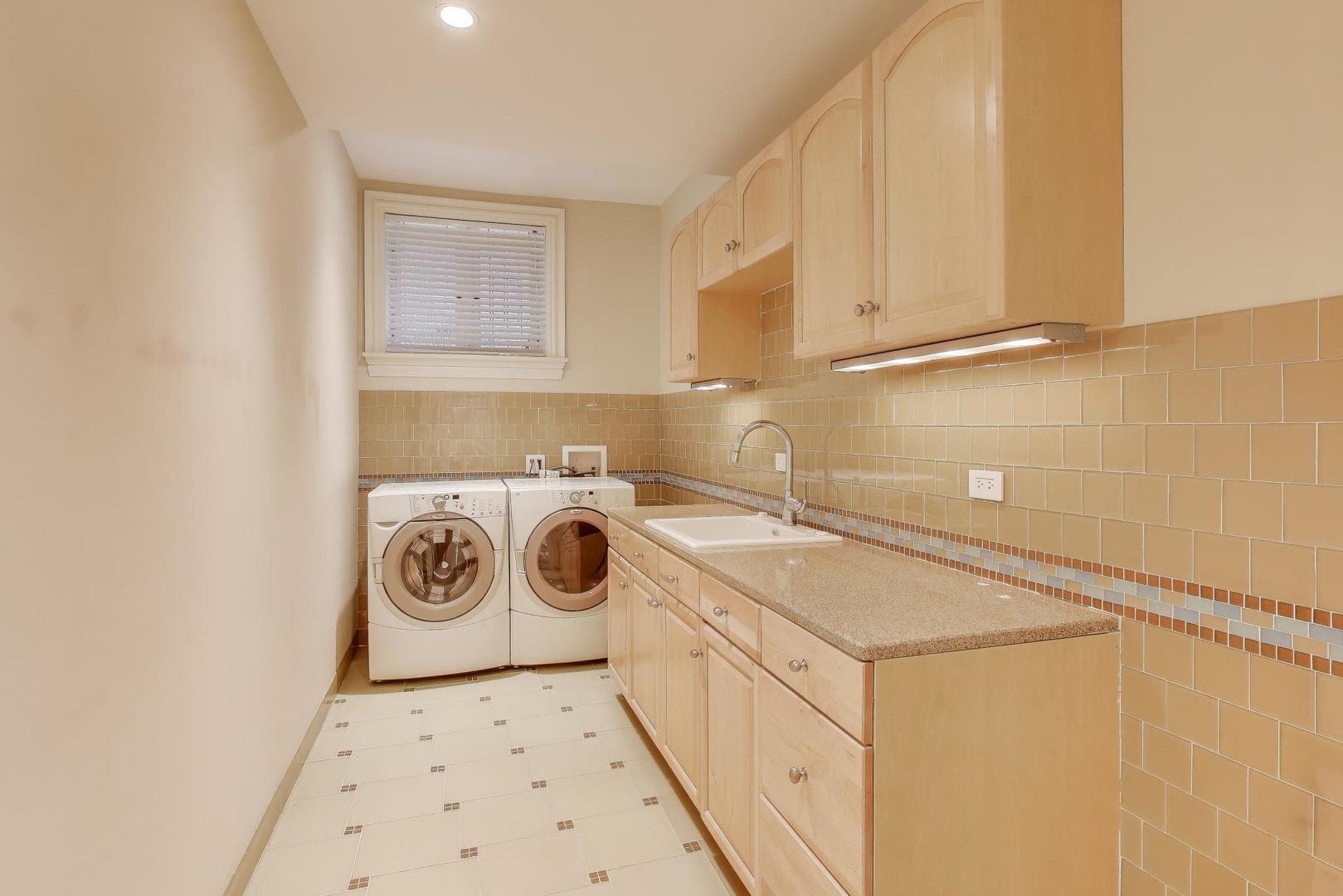1718 West Wrightwood Avenue Chicago IL 60614