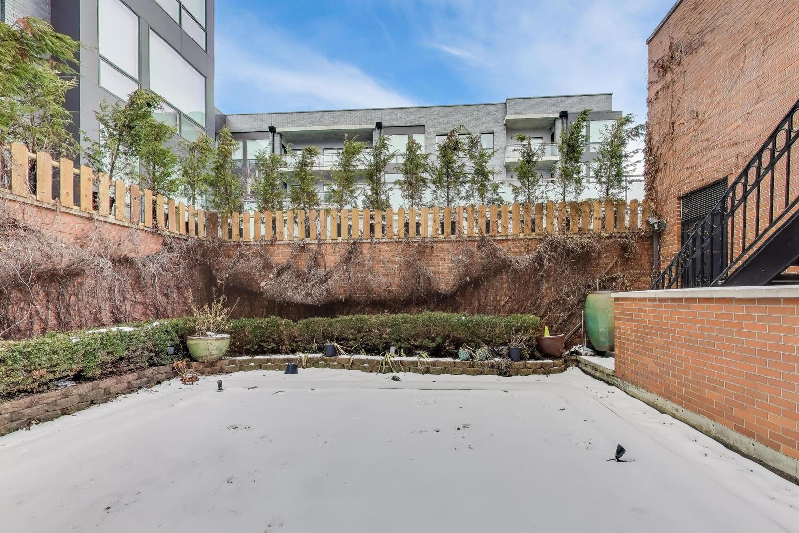 1718 West Wrightwood Avenue Chicago IL 60614