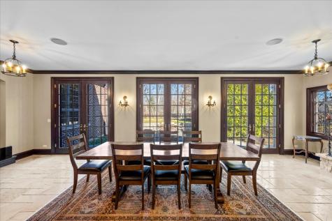 936 East Ringwood Road Lake Forest IL 60045