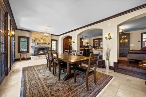 936 East Ringwood Road Lake Forest IL 60045