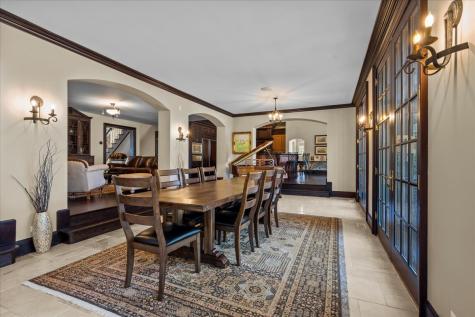 936 East Ringwood Road Lake Forest IL 60045