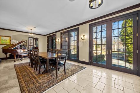 936 East Ringwood Road Lake Forest IL 60045