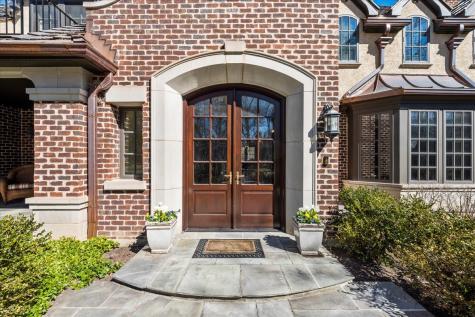 936 East Ringwood Road Lake Forest IL 60045