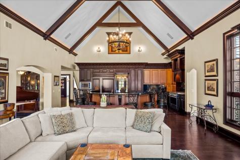 936 East Ringwood Road Lake Forest IL 60045