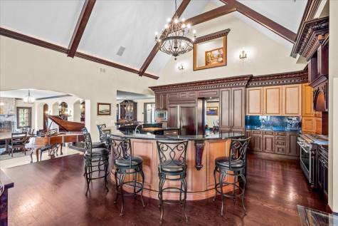 936 East Ringwood Road Lake Forest IL 60045