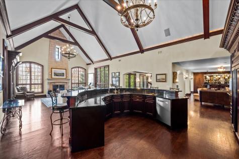 936 East Ringwood Road Lake Forest IL 60045