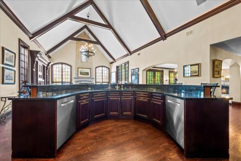 936 East Ringwood Road Lake Forest IL 60045