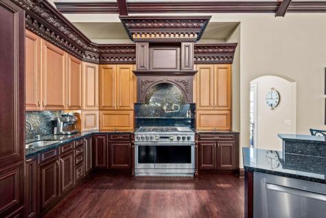 936 East Ringwood Road Lake Forest IL 60045