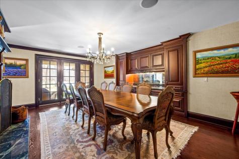 936 East Ringwood Road Lake Forest IL 60045
