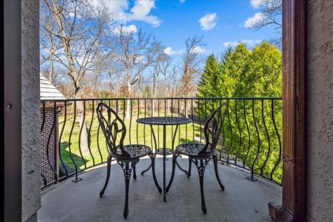 936 East Ringwood Road Lake Forest IL 60045