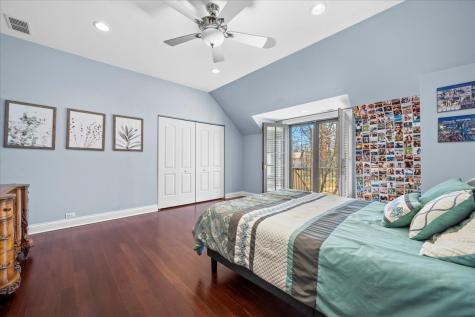 936 East Ringwood Road Lake Forest IL 60045
