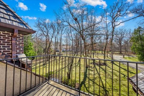 936 East Ringwood Road Lake Forest IL 60045