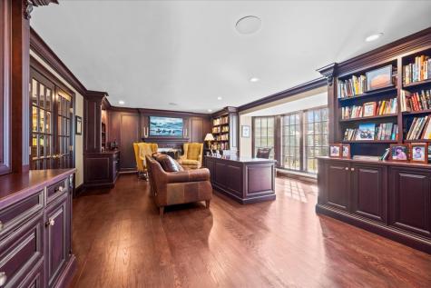 936 East Ringwood Road Lake Forest IL 60045