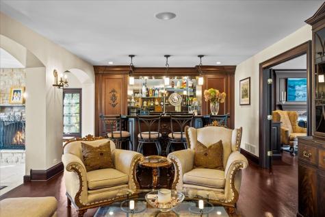 936 East Ringwood Road Lake Forest IL 60045