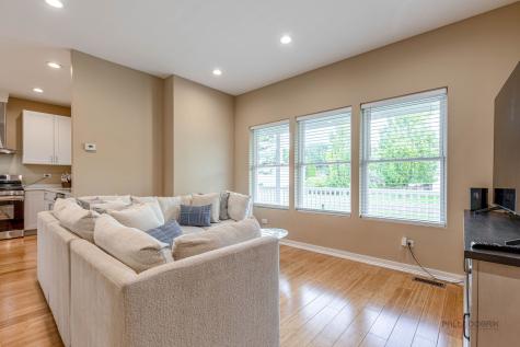 355 Woodhill Lane Lake Villa IL 60046