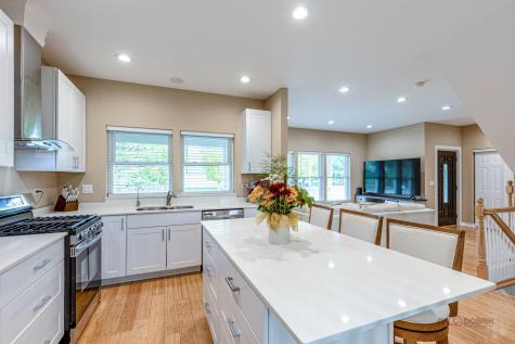 355 Woodhill Lane Lake Villa IL 60046