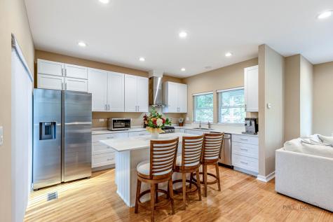 355 Woodhill Lane Lake Villa IL 60046