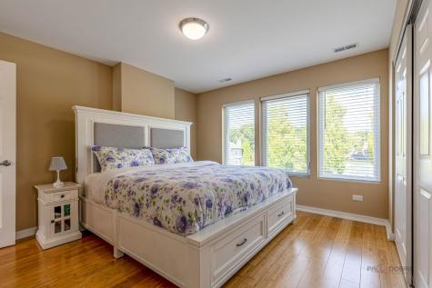 355 Woodhill Lane Lake Villa IL 60046
