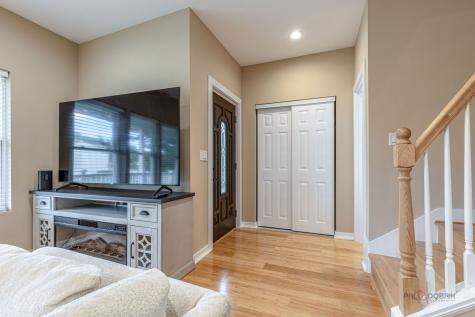 355 Woodhill Lane Lake Villa IL 60046