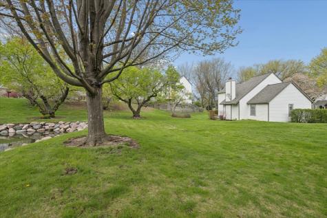 938 Chase Court Gurnee IL 60031