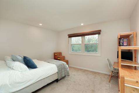 1255 Laurel Avenue Deerfield IL 60015