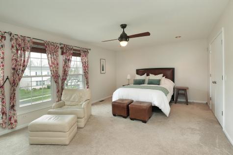 1255 Laurel Avenue Deerfield IL 60015