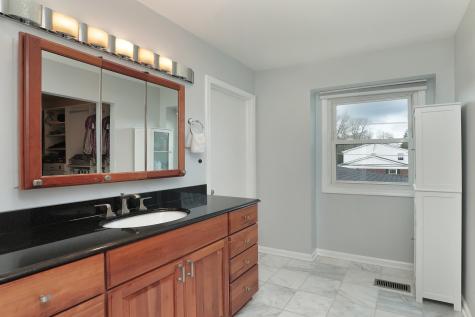 1255 Laurel Avenue Deerfield IL 60015