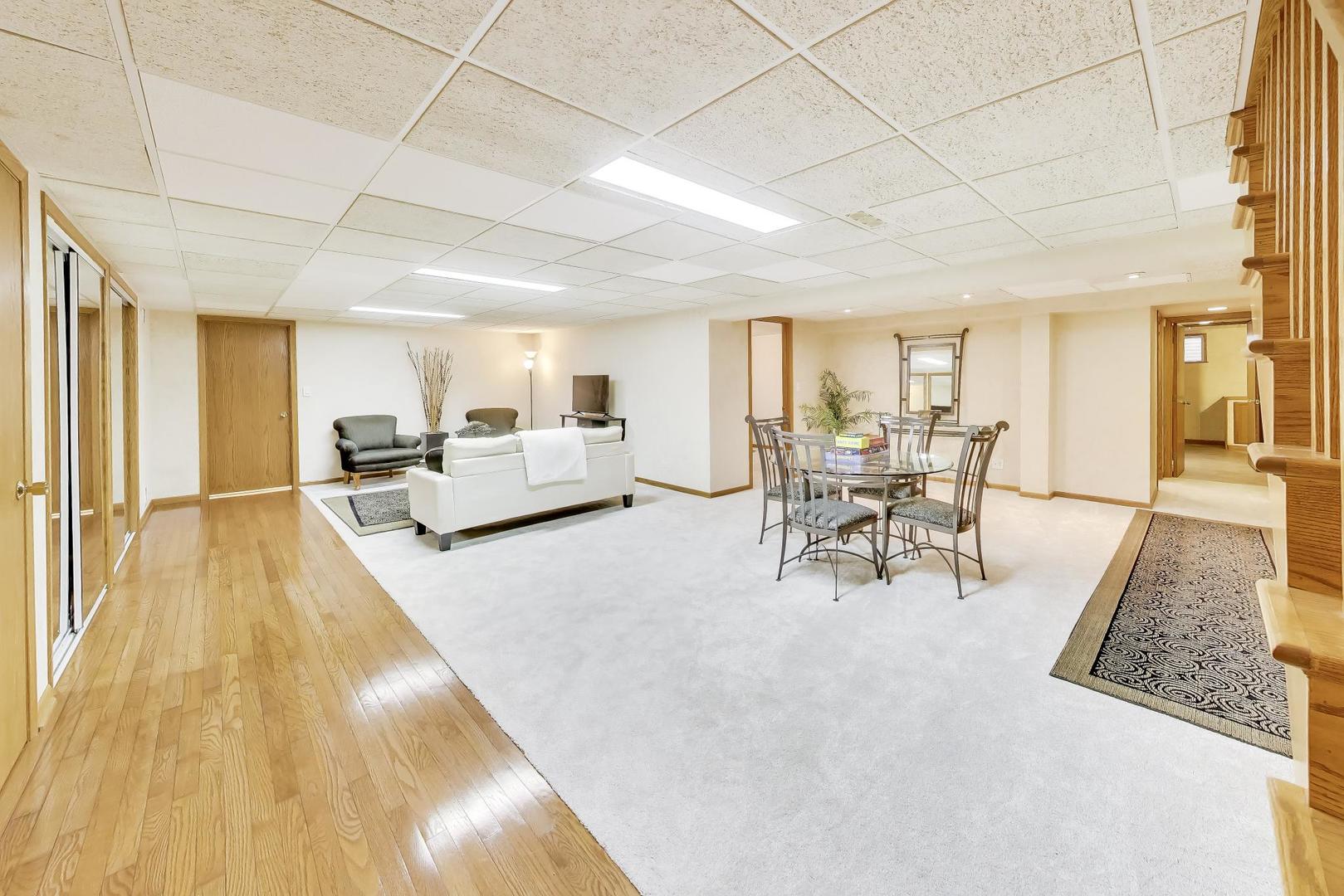 263 North Baynard Road Addison IL 60101