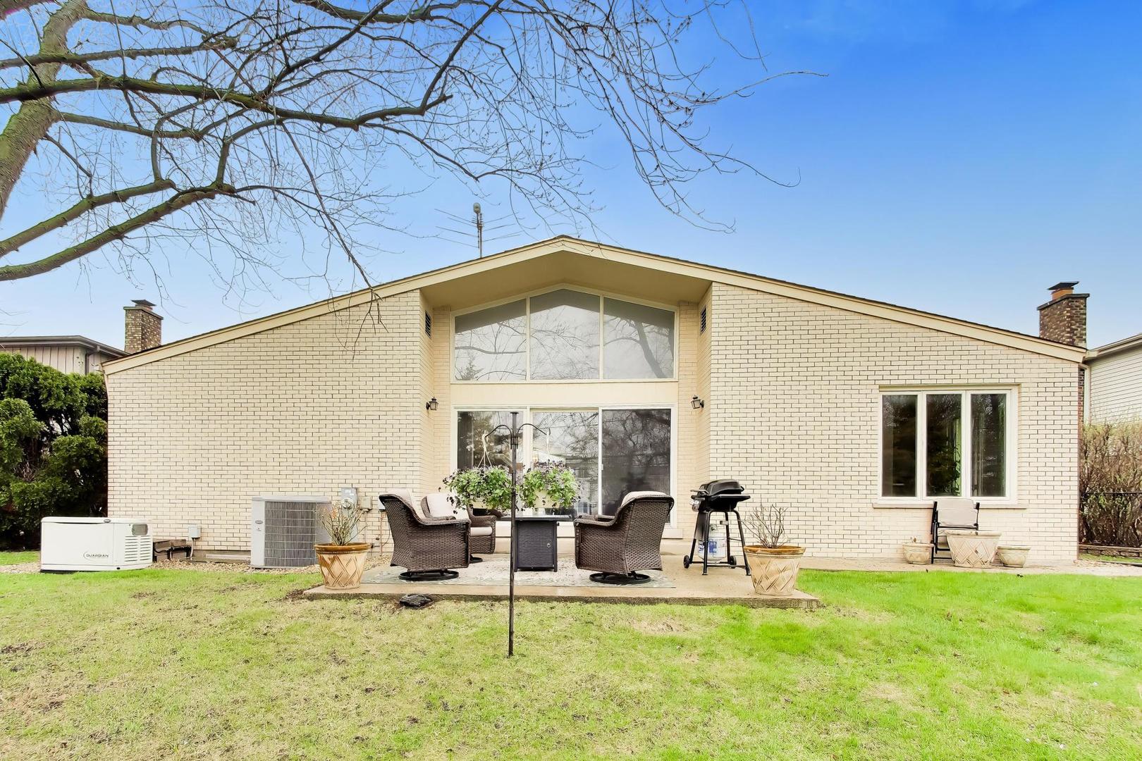 263 North Baynard Road Addison IL 60101