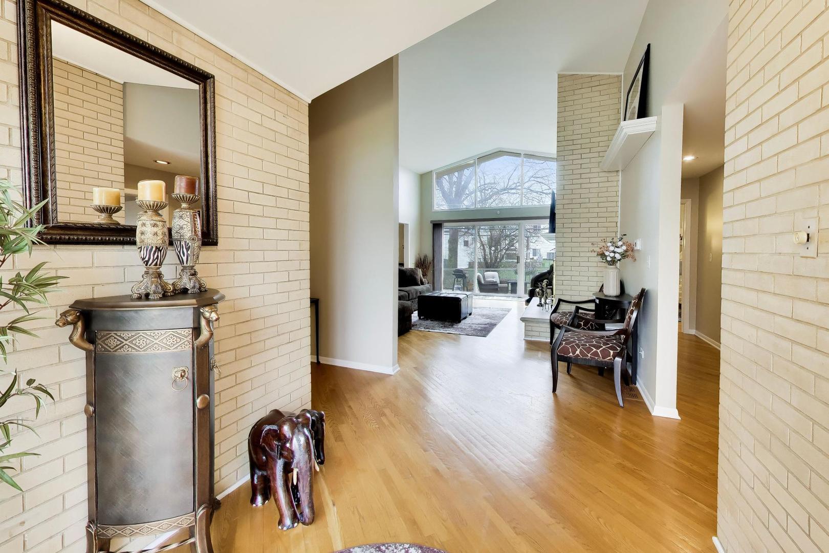 263 North Baynard Road Addison IL 60101