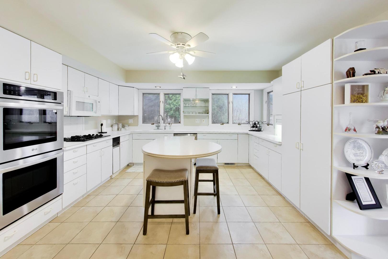 263 North Baynard Road Addison IL 60101