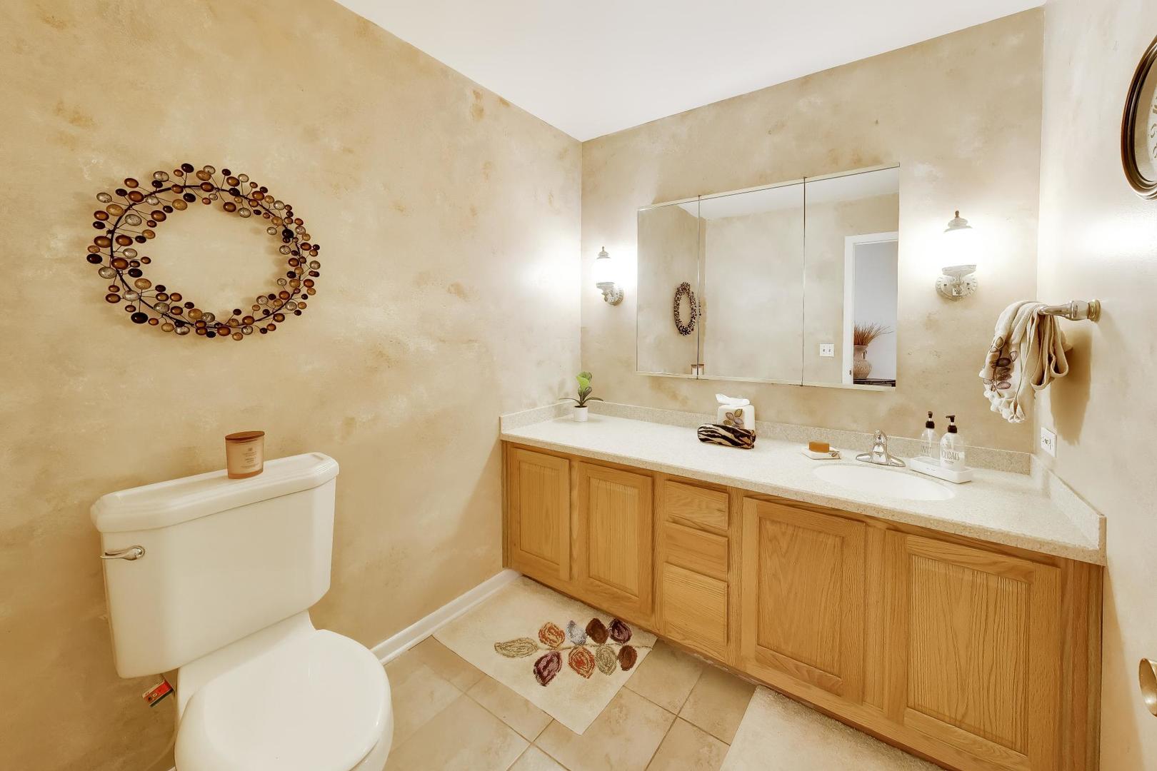 263 North Baynard Road Addison IL 60101