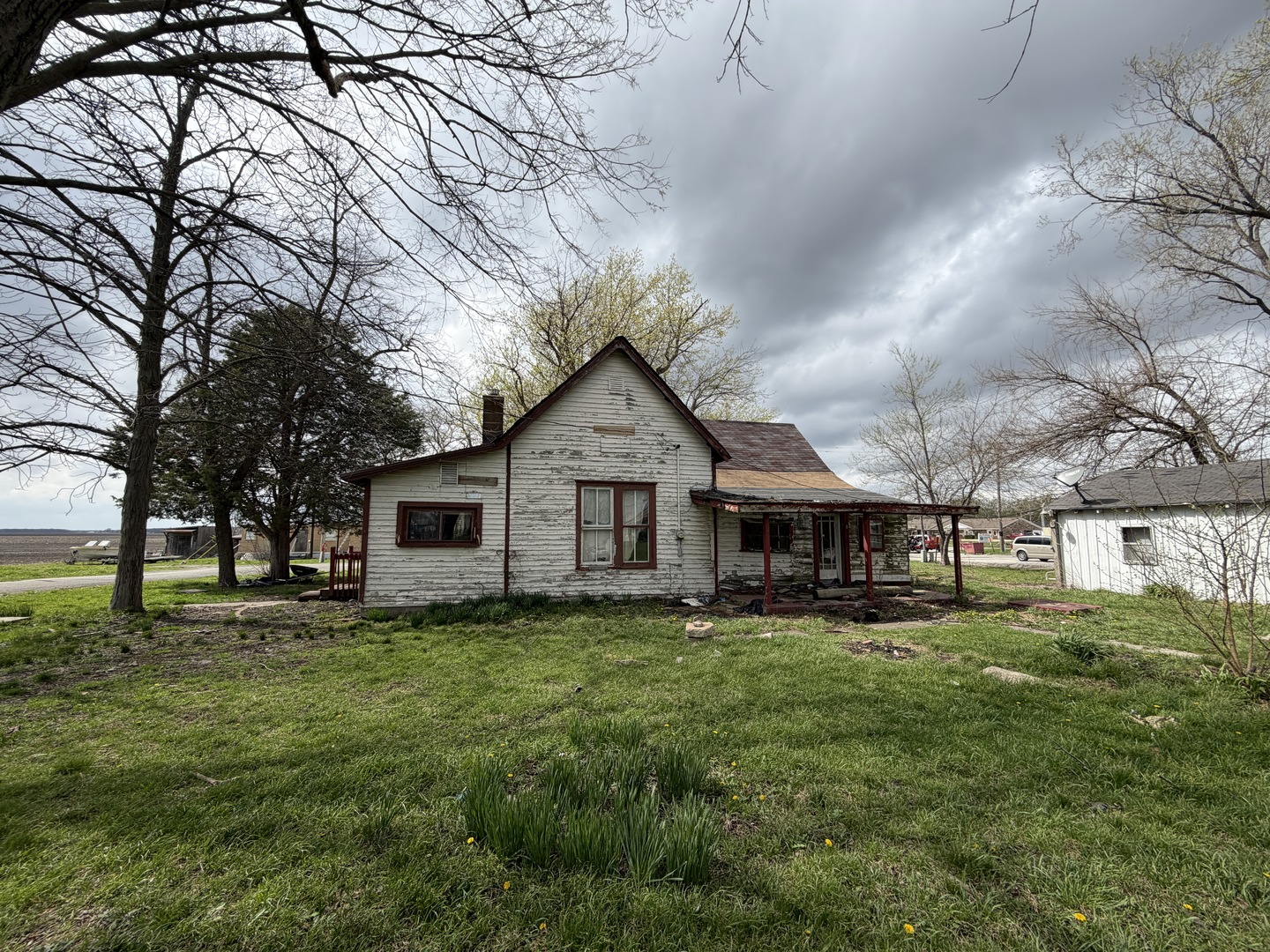 112 South Walnut Street Oakland IL 61943