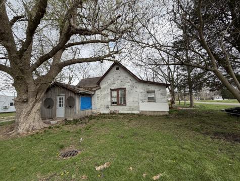 112 South Walnut Street Oakland IL 61943
