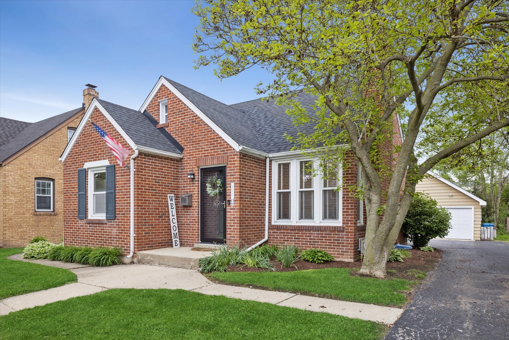923 South Fairfield Avenue Elmhurst IL 60126
