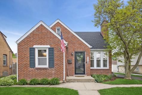 923 South Fairfield Avenue Elmhurst IL 60126