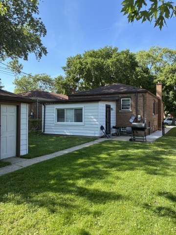 145 West 126th Place Chicago IL 60628
