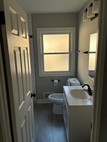 145 West 126th Place Chicago IL 60628