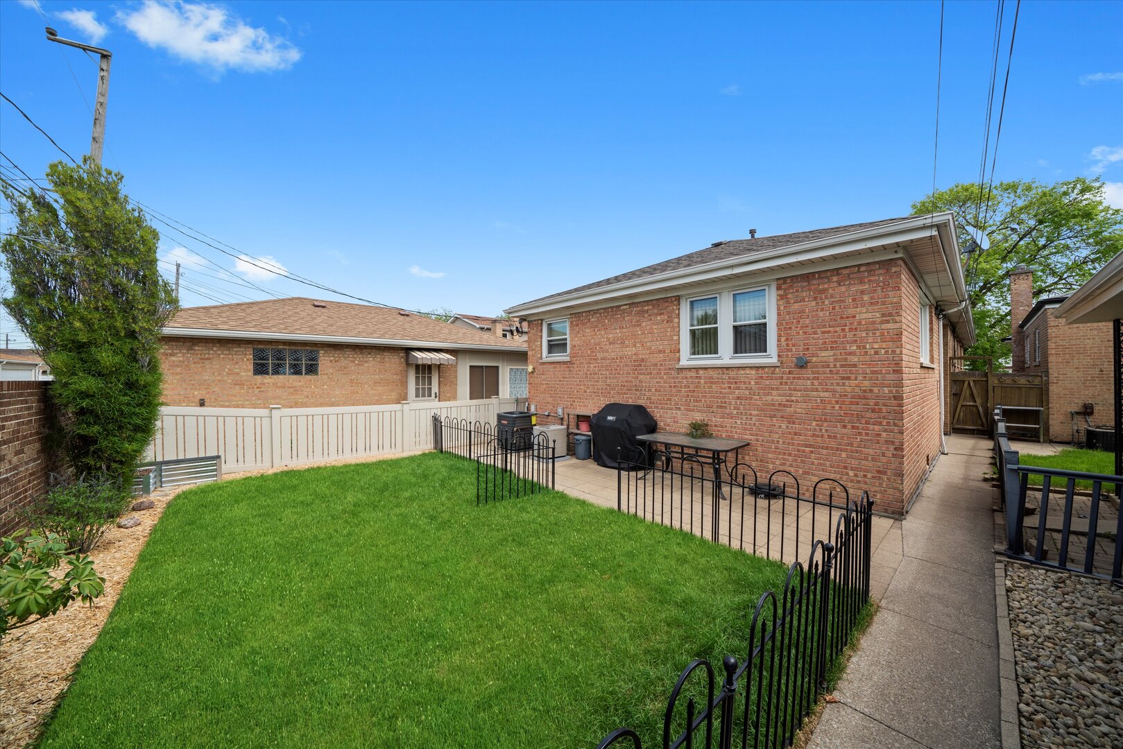5142 South Mulligan Avenue Chicago IL 60638