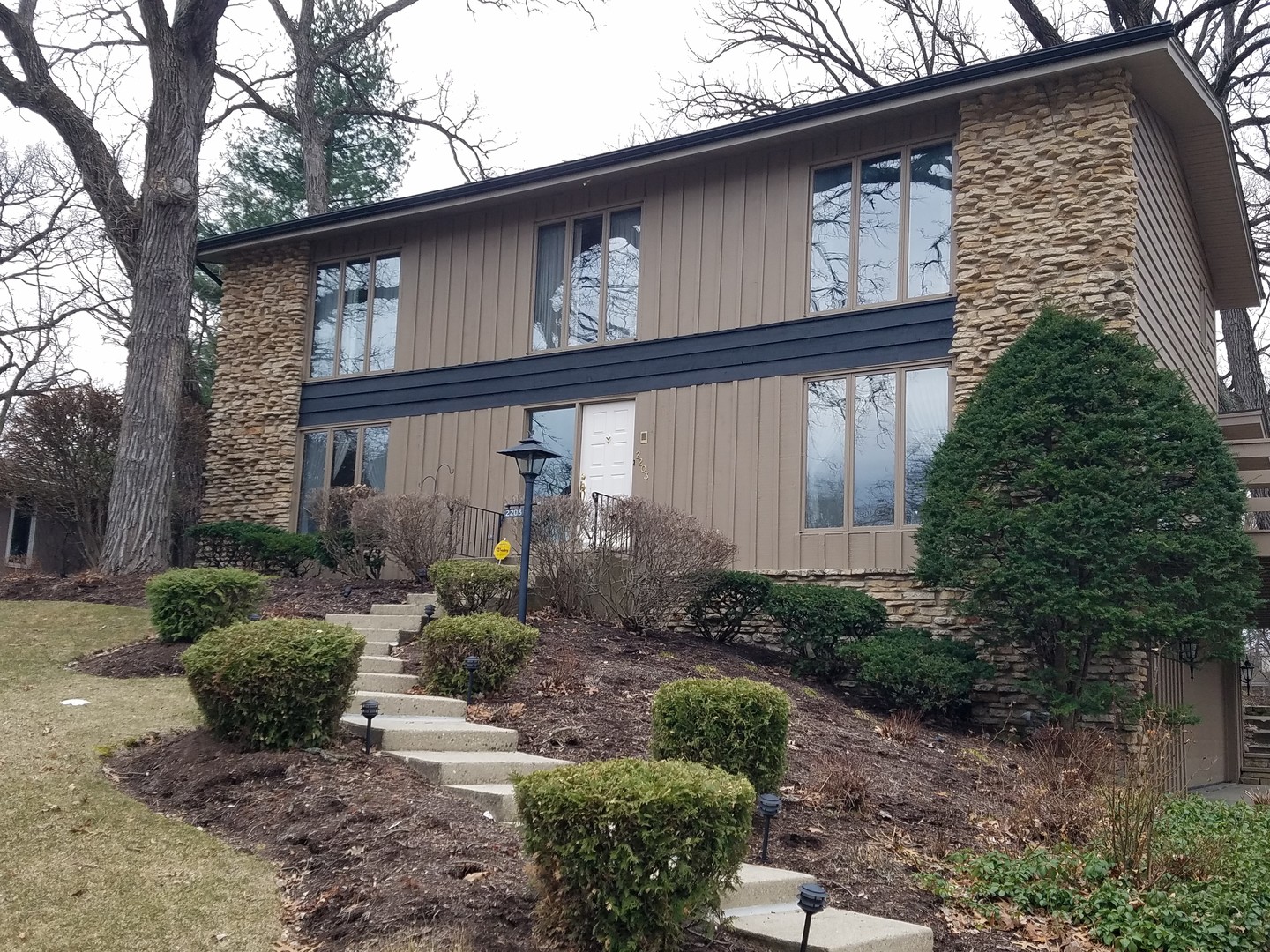 2203 Country Knoll Lane Elgin IL 60123