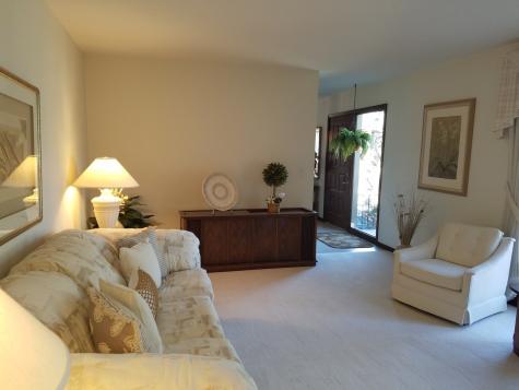 2203 Country Knoll Lane Elgin IL 60123