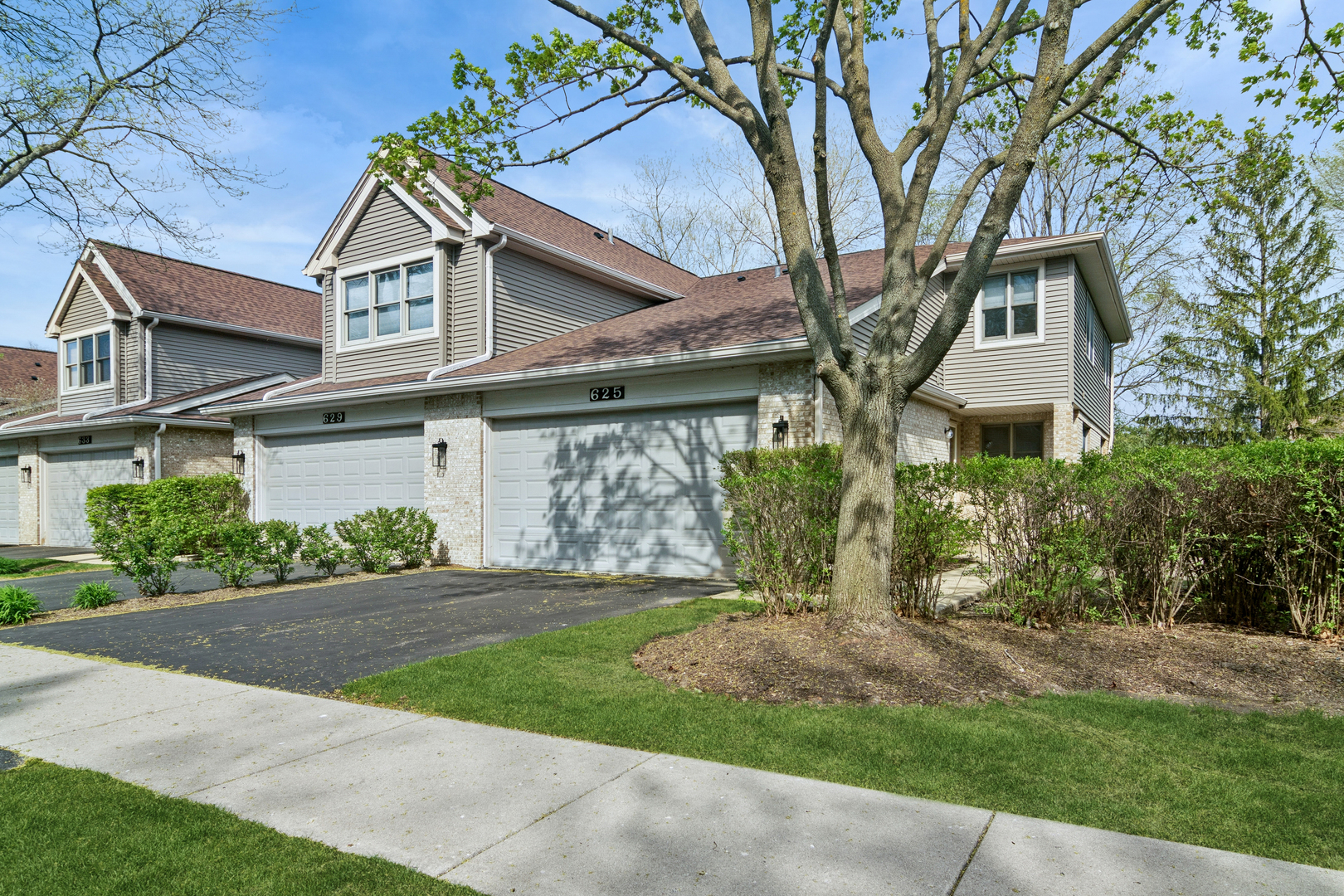 625 North Walden Drive Palatine IL 60067