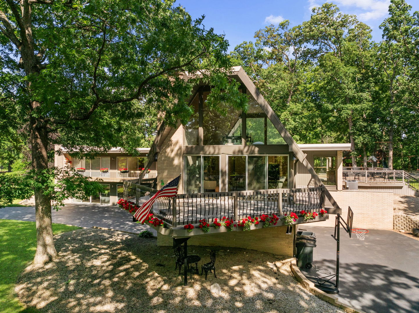 431 Maplewood Drive Barrington IL 60010