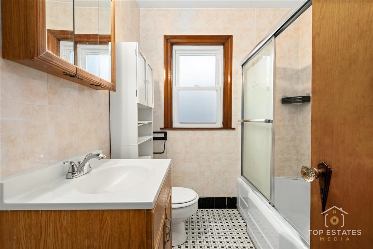 4641 South Trumbull Avenue Chicago IL 60632