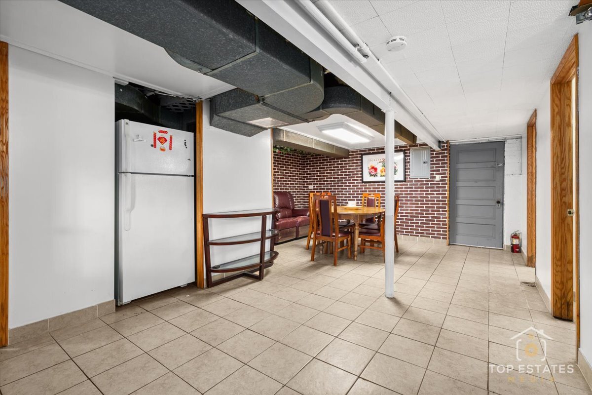 4641 South Trumbull Avenue Chicago IL 60632