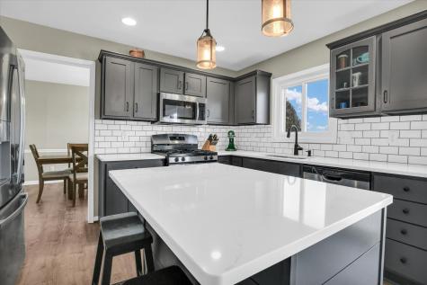 905 Bergamot Street Savoy IL 61874